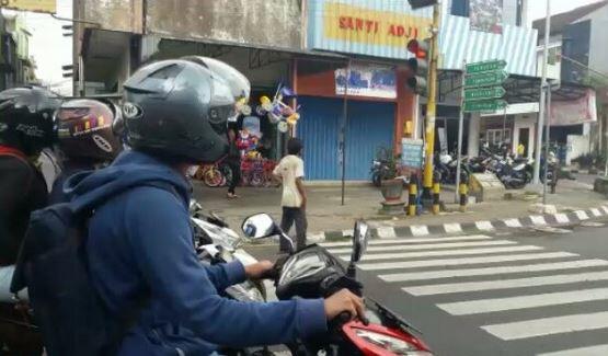 Warga Jakarta, Mau Sampai Kapan Terobos Lampu Merah?