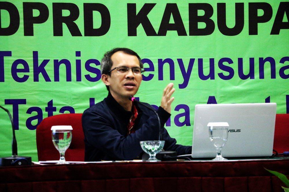 Penunjukan Bulog Gerus Elektabilitas Jokowi