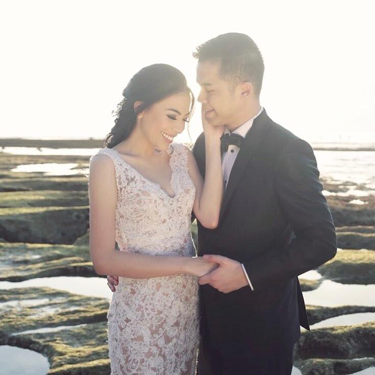 13 Foto Prewed Romantis ala Seleb yang Gak Banyak Properti