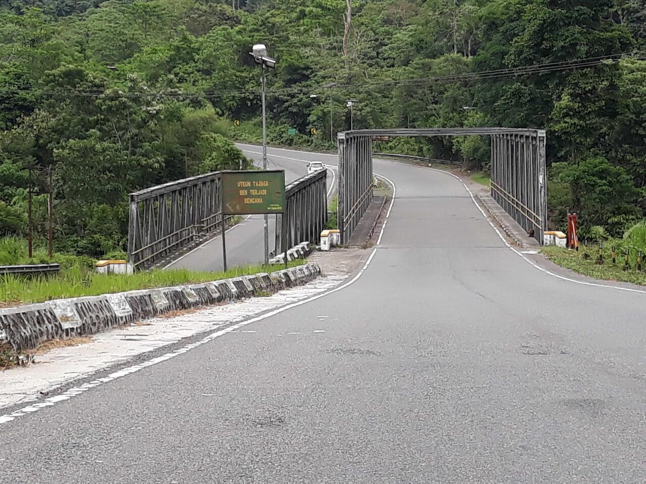 Suatu Malam di Jembatan Maut