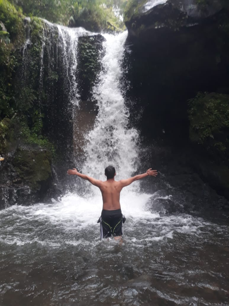 Berwisata Ke Air Terjun Guci Di Tegal, Instagramable Banget Loh..