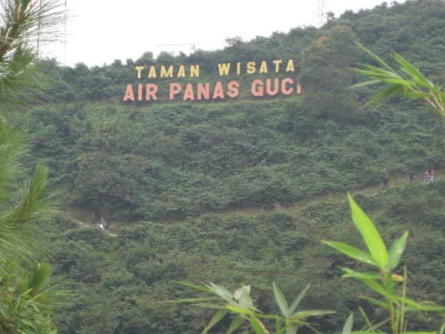 Berwisata Ke Air Terjun Guci Di Tegal, Instagramable Banget Loh..