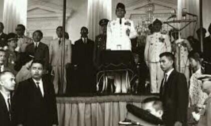 Air Mata Soekarno, Bendera Pusaka Yang 'Hilang', dan 'Robeknya' Sang Merah Putih.