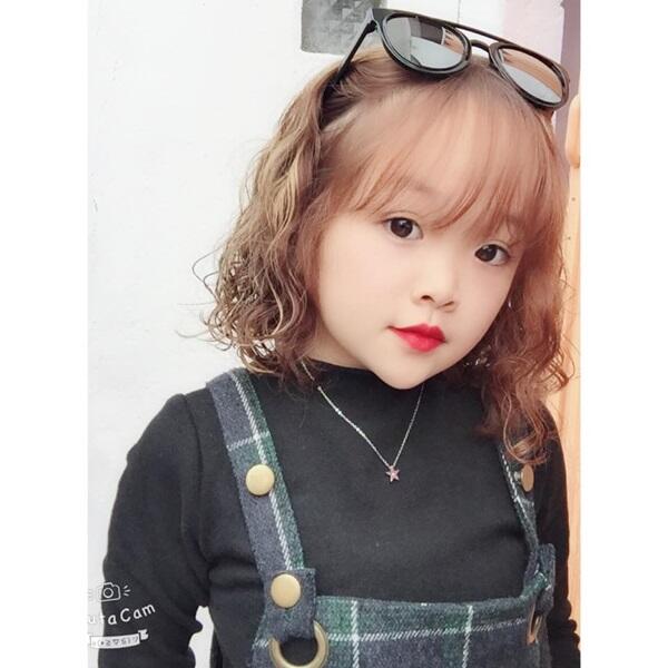 Ada Yang Bisa Tebak Umur Gadis Cantik Ini? Banyak Yang Kaget Jika Tau Kenyataannya