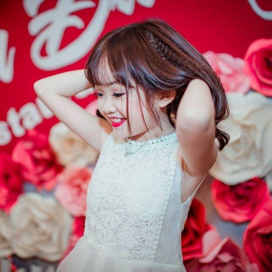Ada Yang Bisa Tebak Umur Gadis Cantik Ini? Banyak Yang Kaget Jika Tau Kenyataannya