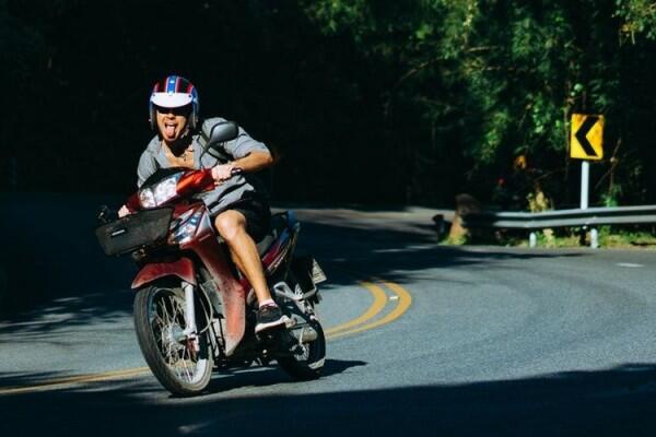5 Kebiasaan Buruk Pengendara Sepeda Motor Ini Bisa Berakibat Tragis