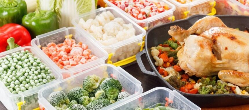 Menghilangkan Noda Makanan di Kotak Bekal Plastik
