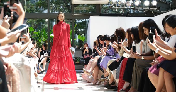 Sapto Djojokartiko Hadirkan Dinasti Syailendra pada Fashion Show Fall/Winter 2019!