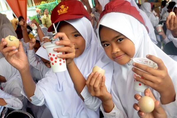 Kebijakan Terbaru Anies, Kini Siswa SD Dapat Roti dan Susu dari Pemprov DKI Jakarta