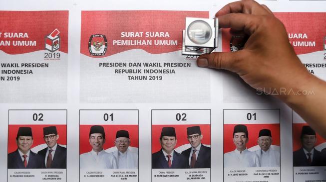 Bandingkan Kemeja Putih dengan Jas Prabowo, BPN: Jokowi Jangan Bikin Malu!