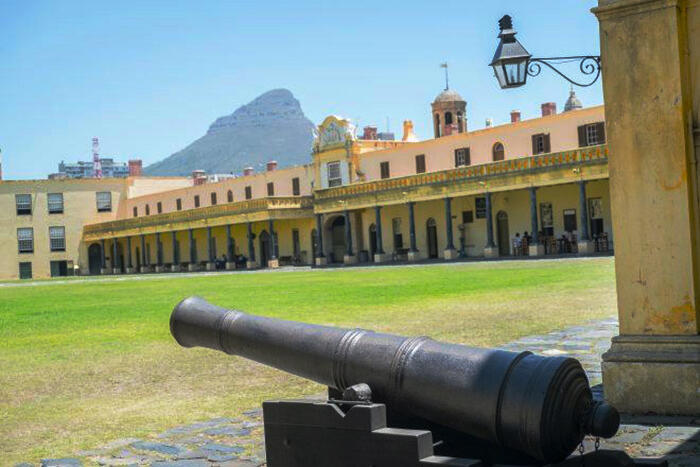 Castle of Good Hope , Kemegahan VOC Diluar Nusantara