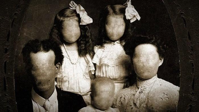 Keluarga Hantu Tinggal Bersamaku Dalam Satu Rumah!