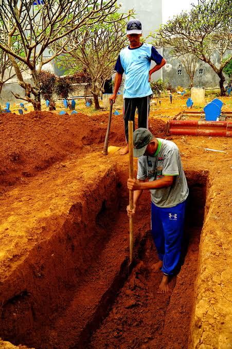 Fenomena Jalan Berlubang Dengan Datangnya Pimpinan