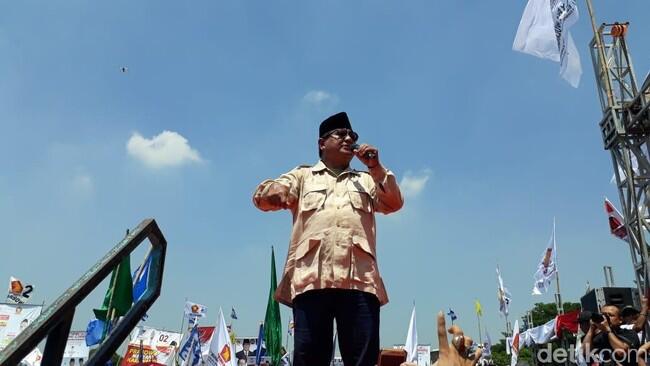 Tutup Kampanye di Karawang, Prabowo Bacakan Sajak Chairul Anwar