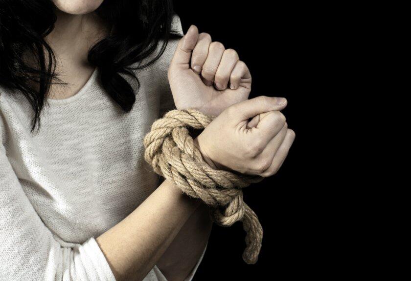 &quot;STOP KEKERASAN PADA WANITA&quot; : BUKAN MASALAH PERSONAL TAPI MASALAH KITA SEMUA