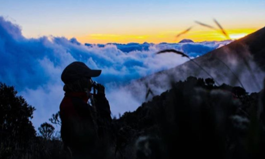 Cerita Mistis Saat Mendaki Gunung Slamet