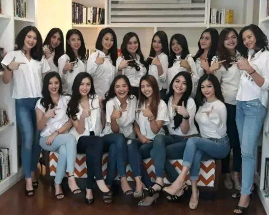 Pak Hendro dan Pak Luhut, Coba Lihat Wanita Cantik Ini Biar Gak Mikiran Khilafah