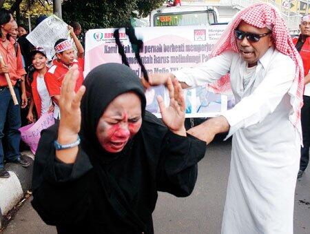 Permasalahan kekerasan terhadap perempuan yang sering terjadi di Indonesia