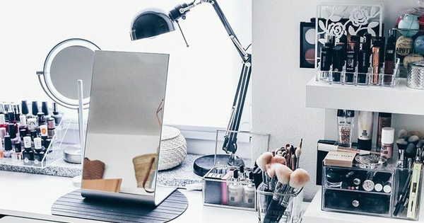 Doyan Makeup? Jangan Sampai Meja Riasmu Berantakan ya Sis!