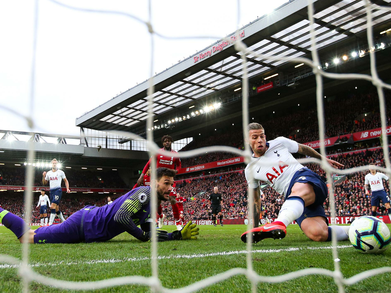 Видео красивый гол. Самый красивый автогол в истории футбола. Футбол п1. Tottenham vs Crystal Palace. 20 Голов в АПЛ.