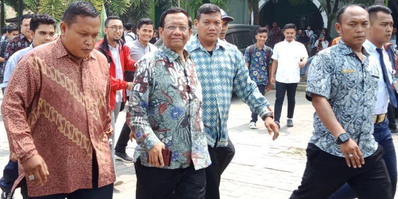 Mahfud: Politik Identitas, Serang Kelompok Lain tapi Klaim Penjaga Primordial