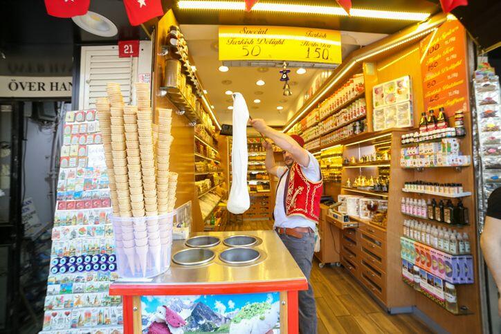 Suka Bikin Pembeli Kesal, 5 Fakta Unik Soal Es Krim Dondurma Khas Turki