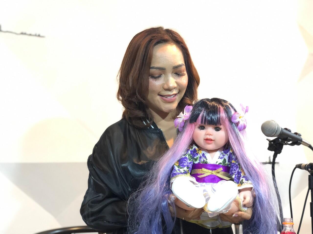 Kolektor Boneka Boneka &quot;Berisi&quot;