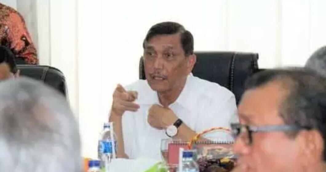 Beredar Video Luhut Beri Amplop ke Kiai, BPN: Siapa Luhut Sebenarnya?