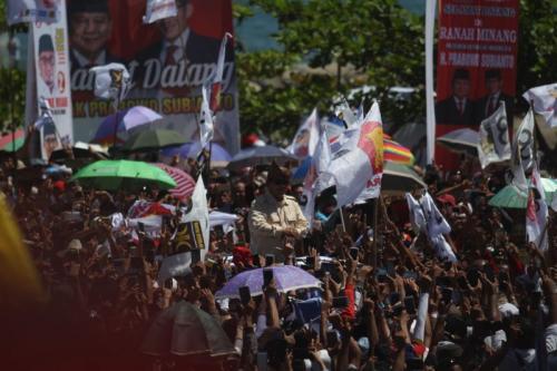 Prabowo Janji Turunkan Harga Kebutuhan Pokok dalam 100 Hari