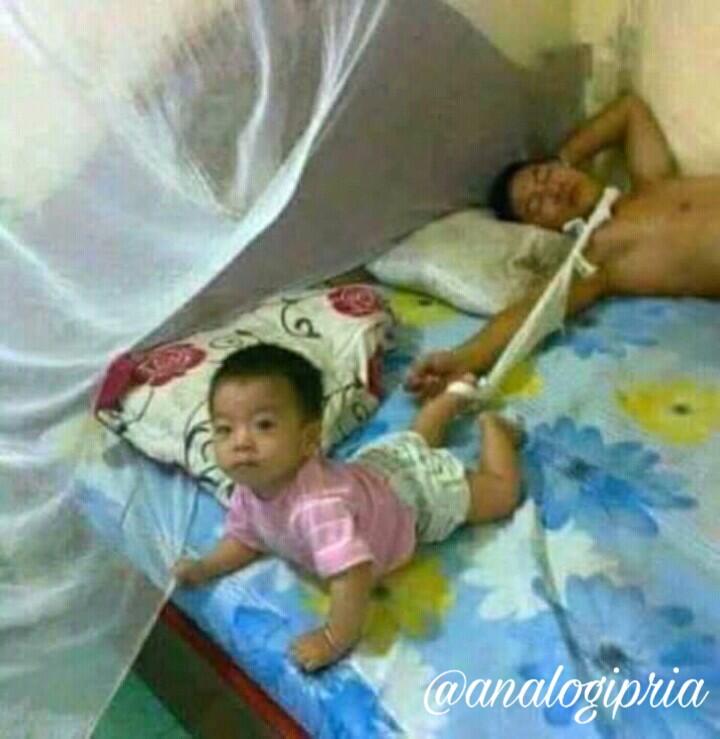 14 Kelakuan Menyeleneh Ayah Ketika Memomong Anak