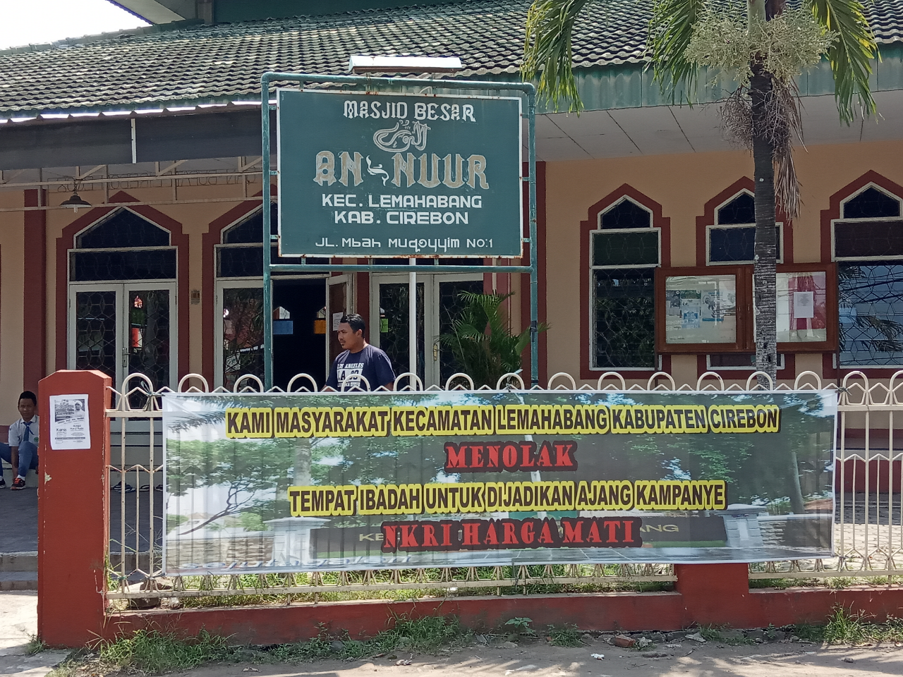 Warga Menolak Mesjid Dijadikan Tempat Kampanye