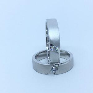 Ini Harga Emas Putih Terbaru Berdasarkan Gram dan Karatnya