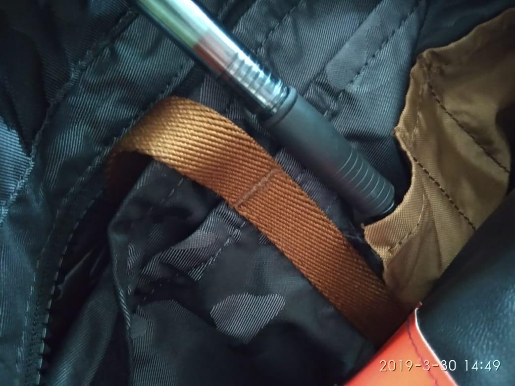 Bagian TAS BODYPACK di Pakai Sebulan Sudah Rusak