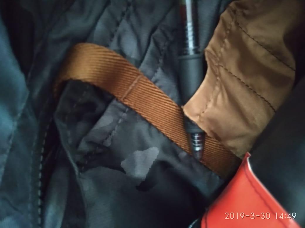Bagian TAS BODYPACK di Pakai Sebulan Sudah Rusak