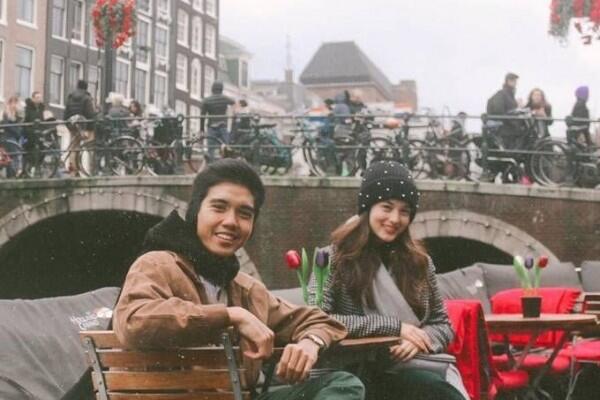 10 Foto Dimas Ramadhan, Cowok yang Kabarnya Teman Dekat Chelsea Islan