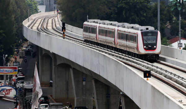 Sudah Rampung, Kenapa LRT Jakarta Fase I Belum Beroperasi