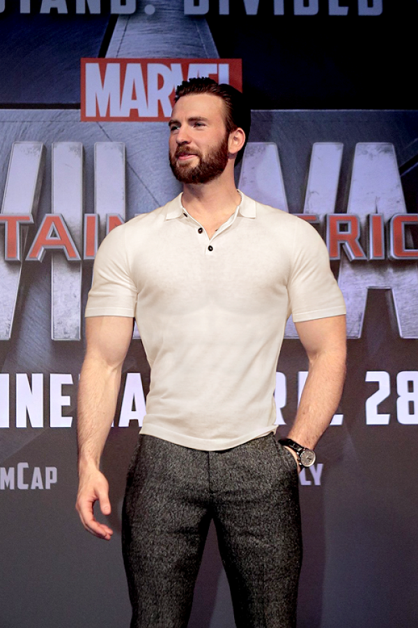 7 Tips Grooming Simple ala Chris Evans yang Bisa Diterapkan Semua Pria