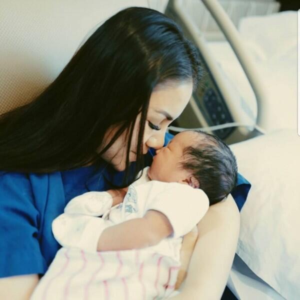 10 Potret Sheena Gabriella Aurora, Anak Momo Geisha yang Lucu Banget