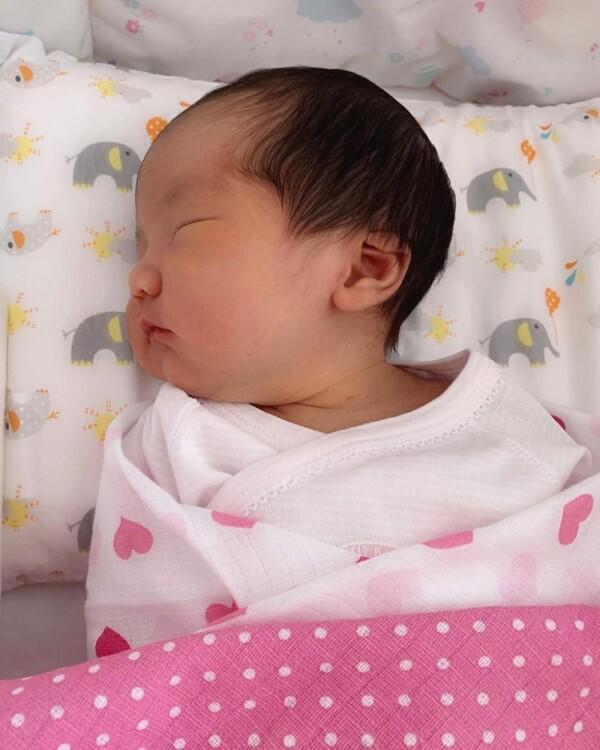10 Potret Sheena Gabriella Aurora, Anak Momo Geisha yang Lucu Banget