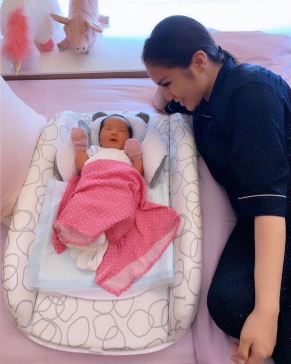 10 Potret Sheena Gabriella Aurora, Anak Momo Geisha yang Lucu Banget