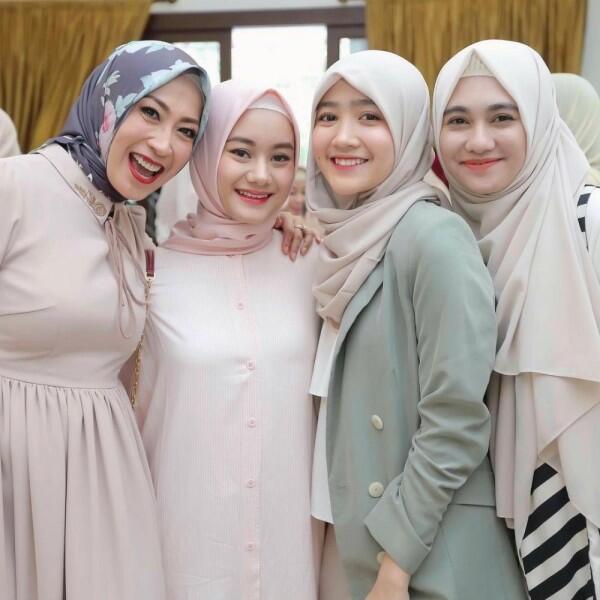 10 Potret Terbaru Dinda Hauw yang Memesona dengan Hijab, Makin Ayu!