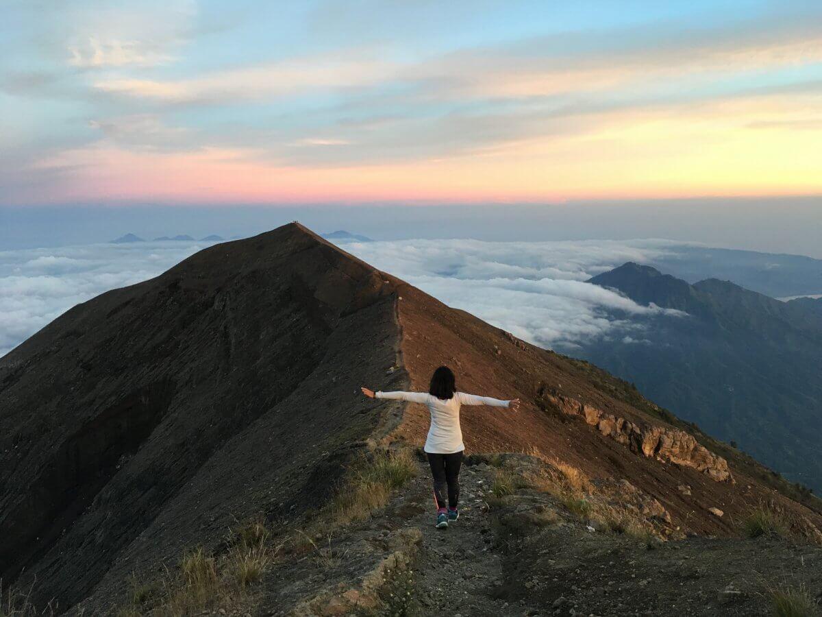 10 Gunung Api Terfavorit di Indonesia, Jadi Incaran Pendaki Dunia