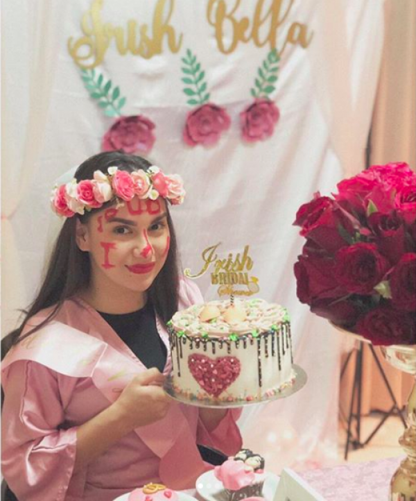 10 Momen Seru Bridal Shower Irish Bella Bareng Sahabat, Serba Pink!
