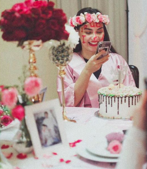 10 Momen Seru Bridal Shower Irish Bella Bareng Sahabat, Serba Pink!