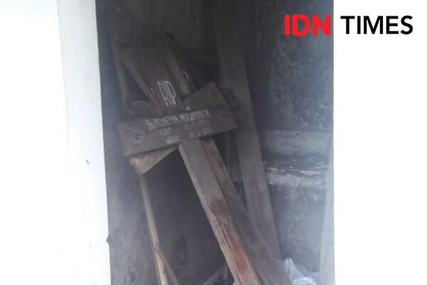 Ahli Waris Makam Rusak Bethesda: "Gak Apa-apa, Sudah Damai di Surga"