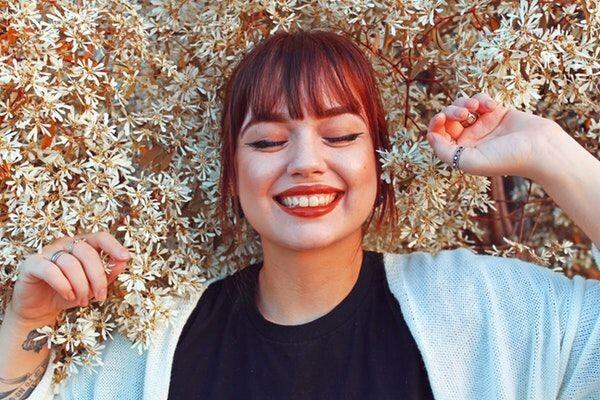 5 Cara Menghadapi Teman yang Suka Nyinyir, Dijamin Langsung Diam!
