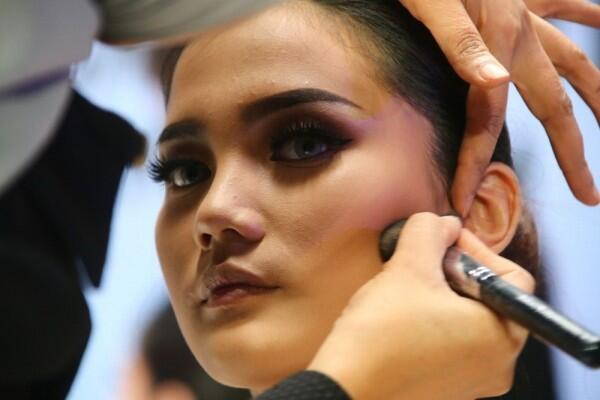 Mengenal 14 Macam Aplikator Makeup yang Fungsinya Beda-Beda Yuk!