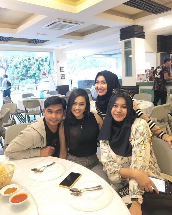 Resmi Lamaran, 10 Momen Romantis YouTuber Maell Lee dan Kekasih