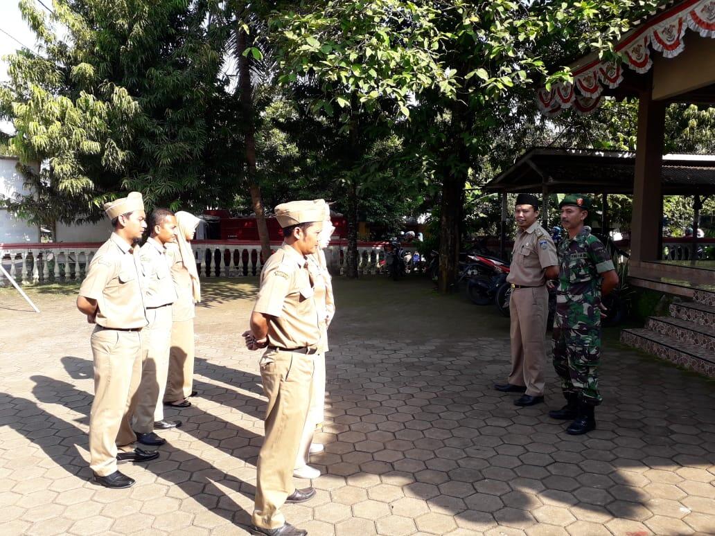 Apel Pagi Perangkat Desa Suwawal Timur, Babinsa Tekankan Kewaspadaan Jelang Pemilu