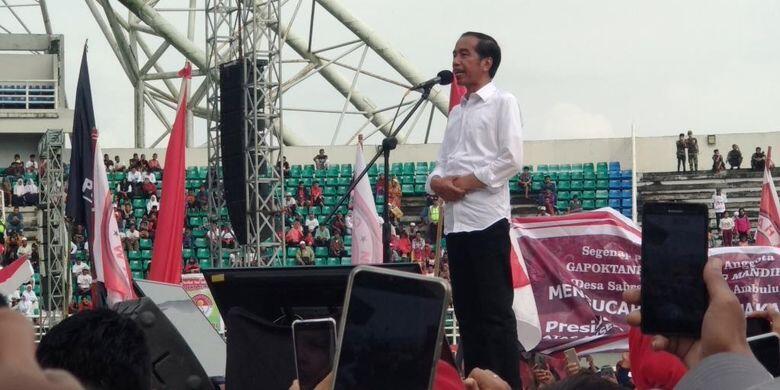 Gaya Prabowo di GBK, Dari Joget Hingga Sapa Wartawan Asing